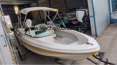 Tecno 445 medio parabrisas con Evinrude Etec 60 modelo 2015.